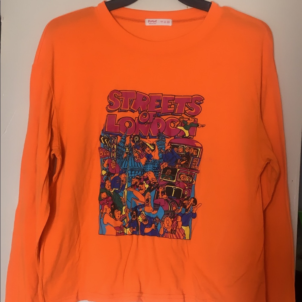 Lettered graphic tee